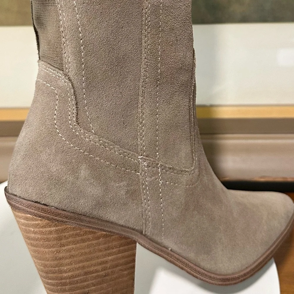 🌸BLONDO🌸 Windie Knee High Boot In Brown Size: 5.5M
